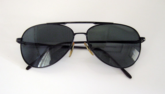  Kacamata  Hitam Sunglasses Lot 7 Garasi Opa
