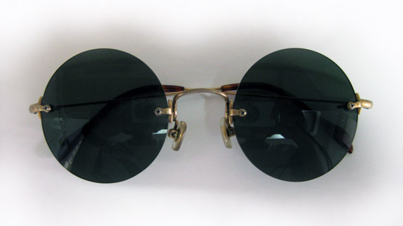  Kacamata  Hitam Sunglasses Lot 7 Garasi Opa